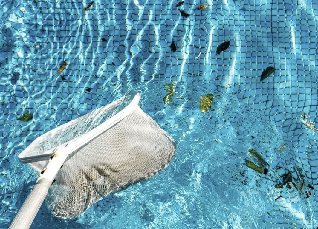 Green pool algae treatment and restoration service in Hesperia, CA